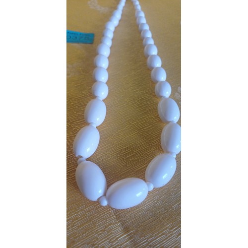 375 - Cream Beaded Graduated Necklace (Bone?)