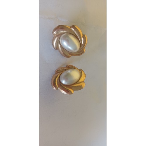 377 - Pair of Gold and Pearl Earrings (9 Carat can't see a mark)