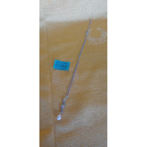 382 - Pearl Pendant Necklace