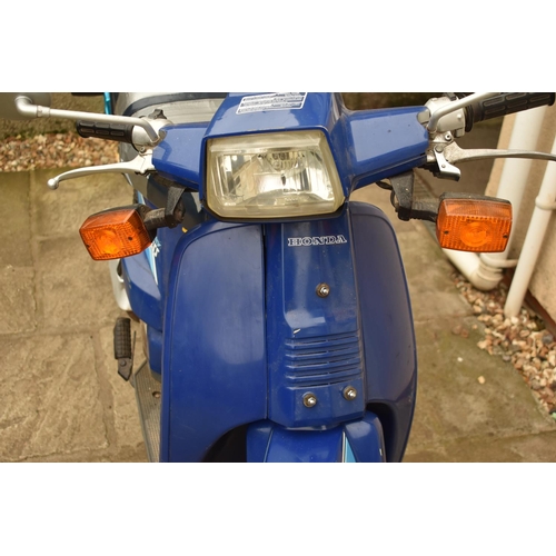 15 - A 1988 Honda SH50-H, registration number E809 UYC, frame number SH506004090, engine number SH50E-B20... 