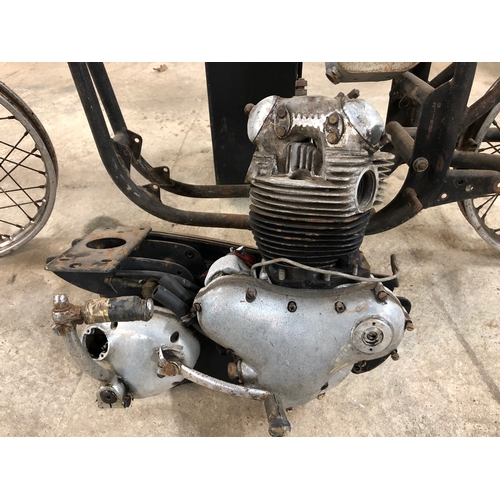 39 - EXTRA LOT: A Norton 750 Atlas project, with featherbed frame, engine and wheels