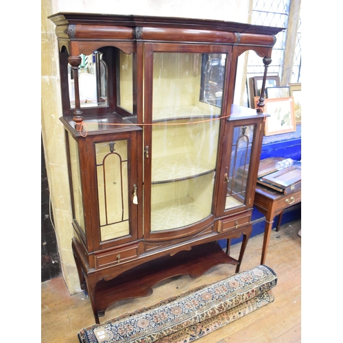 1035 - An Edwardian mahogany display cabinet, 118 cm wide