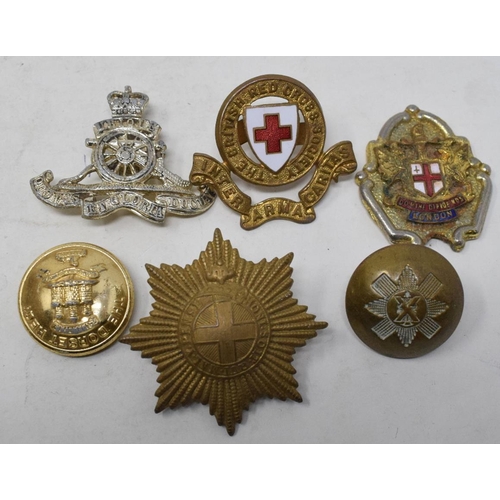 233 - Assorted military buttons, pips, badges and other items