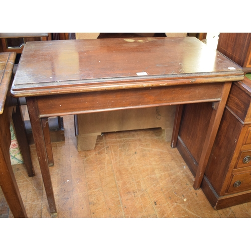 1156 - A mahogany side table, on tapering square legs, 91 cm wide