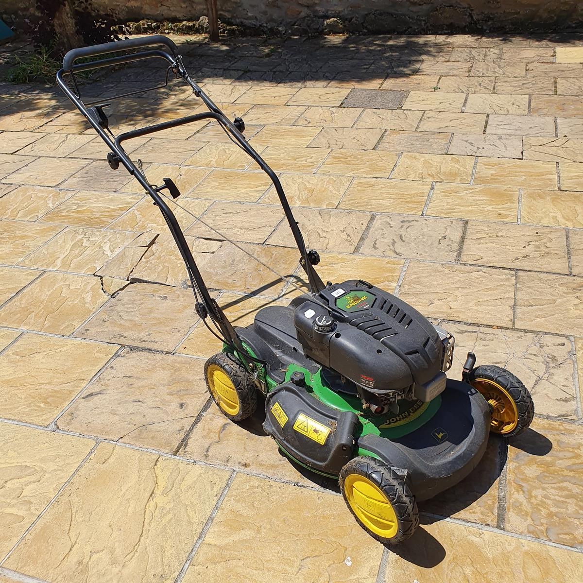 John deere 2024 petrol lawn mower