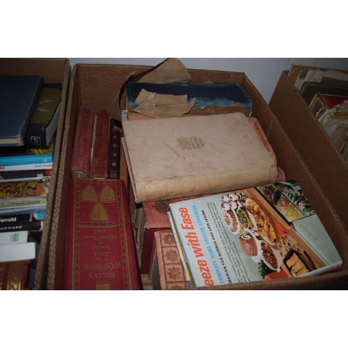 33 - A group of assorted items, including ceramics, glass, vintage boxes, books and other items (qty), re... 