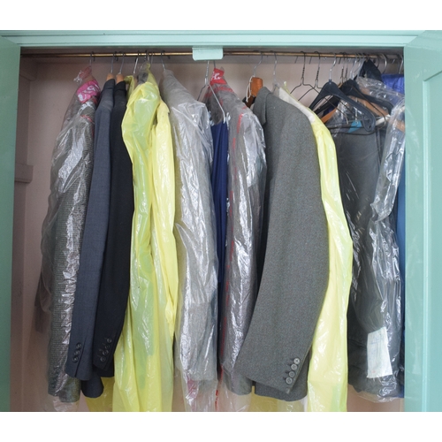 84 - Assorted gentleman's vintage suits, jackets and hats (qty), removal cost B