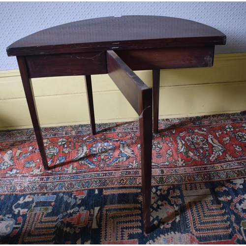 170 - A 19th century mahogany D shaped tea table, on tapering square legs, 96 cm wide, removal cost A