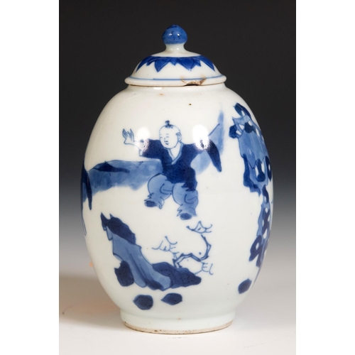 284 - A Chinese jar and cover, decorated figures in underglaze blue, 10 cm high, removal cost A