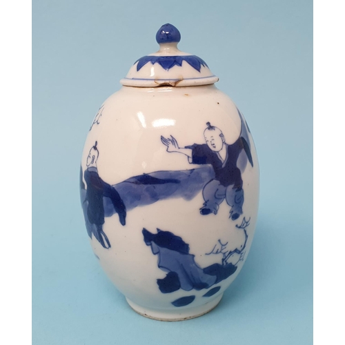 284 - A Chinese jar and cover, decorated figures in underglaze blue, 10 cm high, removal cost A