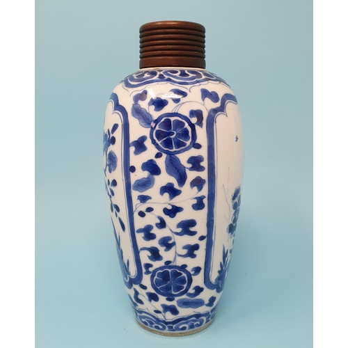 288 - A Chinese blue and white vase, decorated flowers, 20 cm high, removal cost A