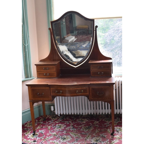 97 - An Edwardian mahogany part bedroom suite, crossbanded in satinwood and with boxwood and ebonised str... 