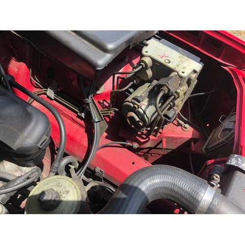 54 - A 1995 Mercedes-Benz 280SL
Registration number M642 TMG
V5C
MOT expires February 2021
Red with a cha... 