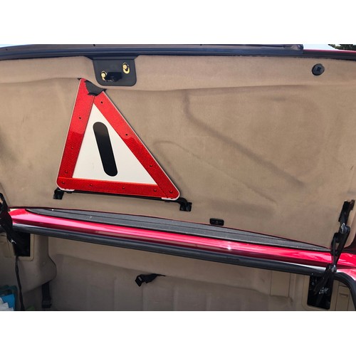 54 - A 1995 Mercedes-Benz 280SL
Registration number M642 TMG
V5C
MOT expires February 2021
Red with a cha... 