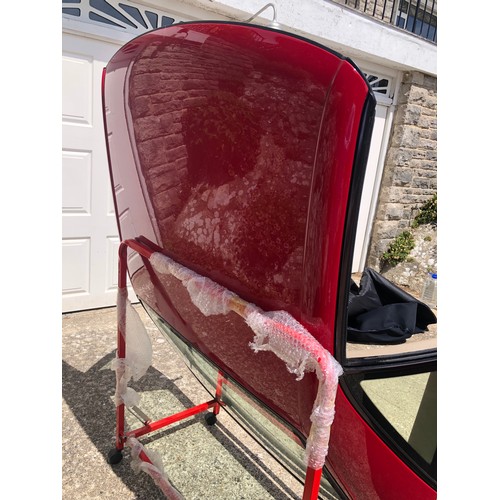 54 - A 1995 Mercedes-Benz 280SL
Registration number M642 TMG
V5C
MOT expires February 2021
Red with a cha... 