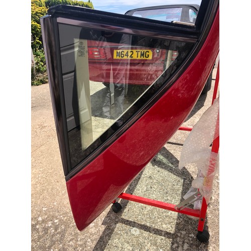 54 - A 1995 Mercedes-Benz 280SL
Registration number M642 TMG
V5C
MOT expires February 2021
Red with a cha... 