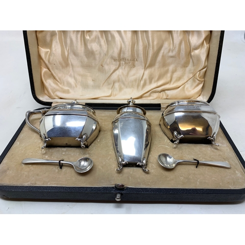 2 - A silver three piece condiment set, Walker & Hall, Sheffield, 1912, boxed