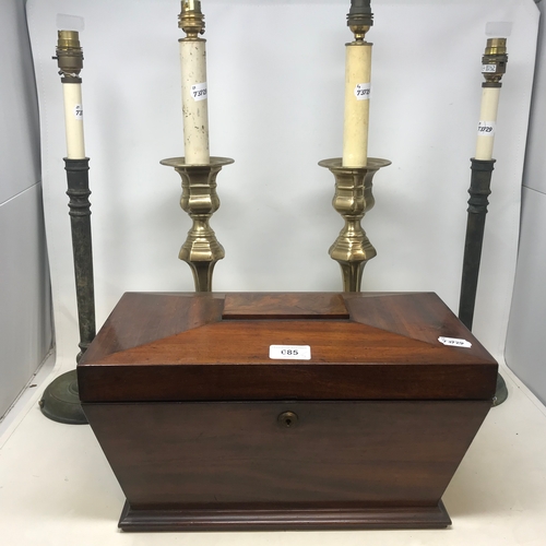 685 - A Victorian mahogany tea caddy, 39 cm wide, and two pairs of lamps