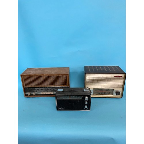 16 - A Decca radio, 53 cm wide, and various other vintage radios (qty)