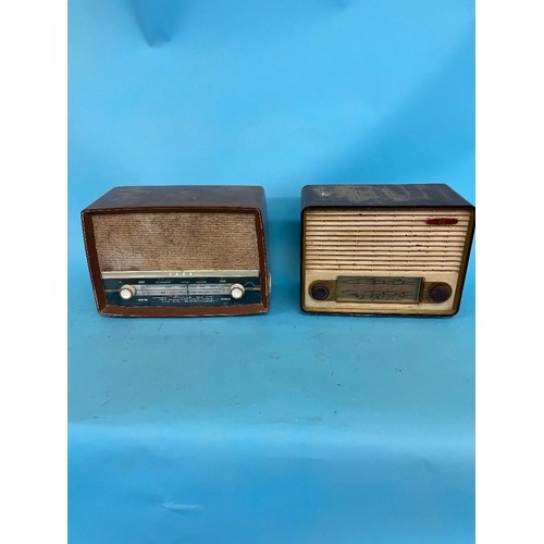 1 - A Cossor melody maker radio, model 520, and ten other radios (11)