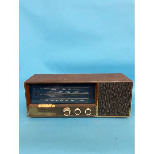 26 - An American Bakelite radio, and nine other radios (10)