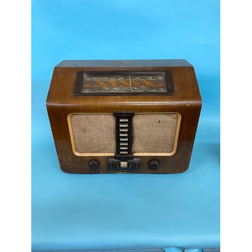 26 - An American Bakelite radio, and nine other radios (10)