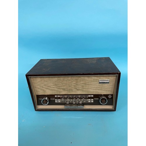 26 - An American Bakelite radio, and nine other radios (10)