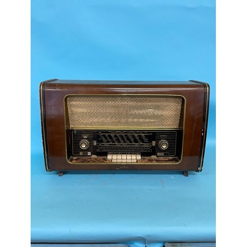 78 - A Bush radio and nine others (10)