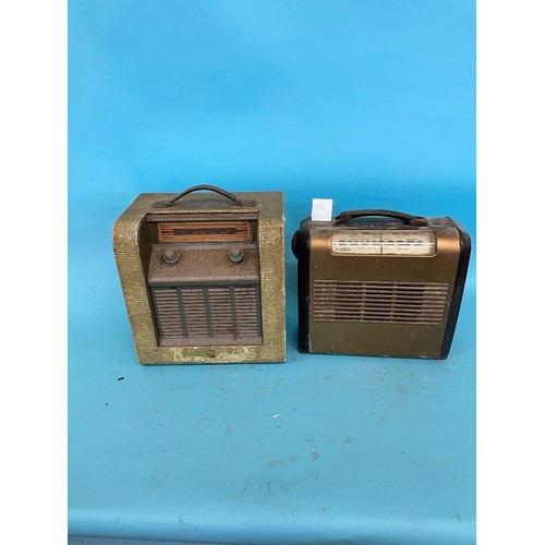 24 - A Sky King portable radio and nine others (10)