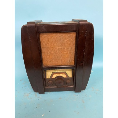 44 - A GEC bakelite radio and five others (6)