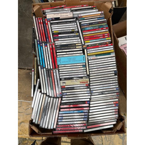 101 - A collection of classical LPs and CDs (16 boxes)