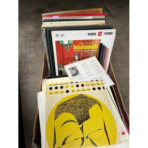 101 - A collection of classical LPs and CDs (16 boxes)