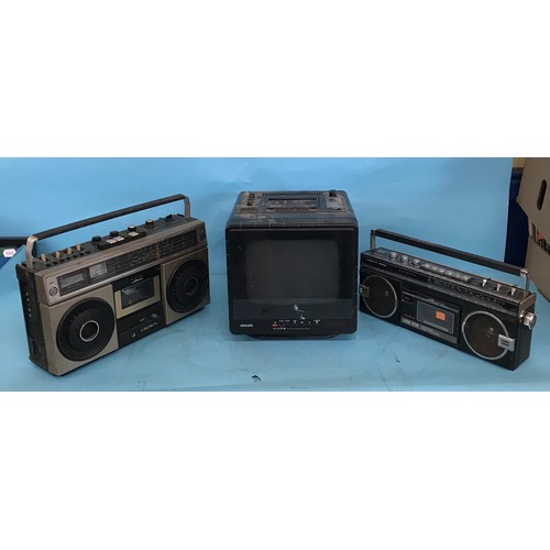 88 - A Philips home entertainment system, type 9 TC2100/05R and other items (7)