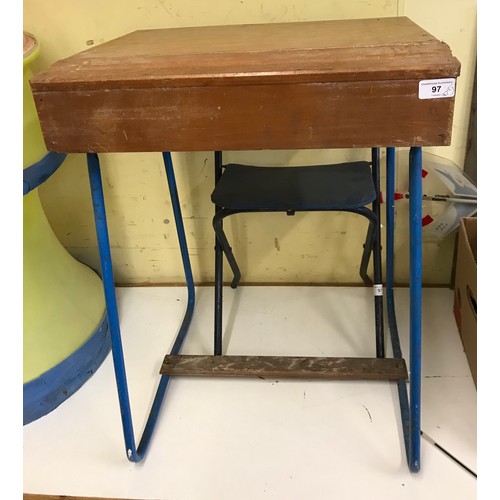 97 - An arcade money spinner, a child's desk and various other items (qty)