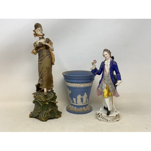 333 - A pair of Continental porcelain figures, other ceramics and glassware (7 boxes)