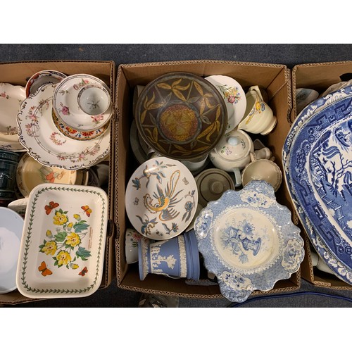 333 - A pair of Continental porcelain figures, other ceramics and glassware (7 boxes)