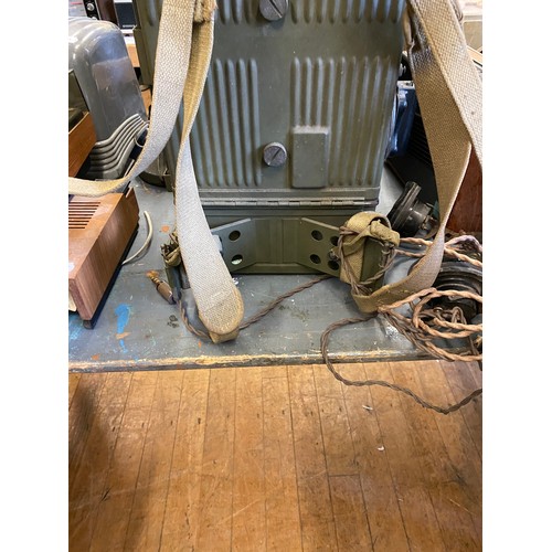 102 - A military wireless set No. 43 Mk1, and five radios (6)