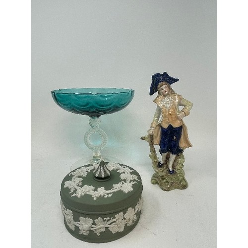 625 - A pair of Art Noveau style lustre glass vases, 11 cm high, other glass and assorted ceramics (two bo... 