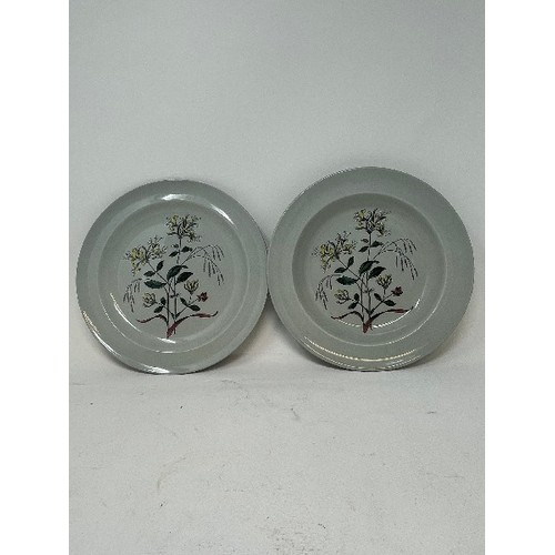 630 - A Wedgwood Country Lane pattern dinner service, and various other ceramics (4 boxes)