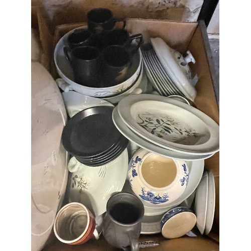 630 - A Wedgwood Country Lane pattern dinner service, and various other ceramics (4 boxes)