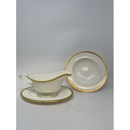 615 - An extensive Royal Worcester Coventry pattern tea and dinner service, and Royal Worcester Ambassador... 