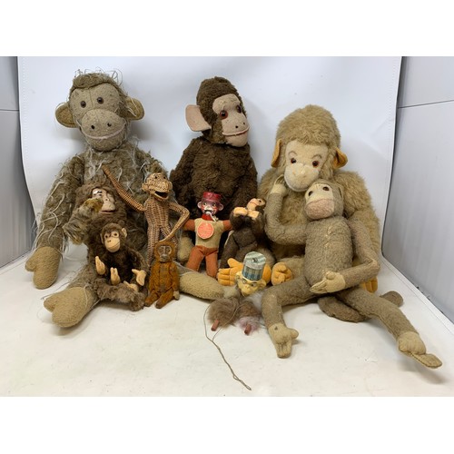 319 - Various plush monkey toys (11)