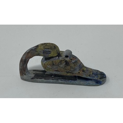 565 - An Egyptian amulet showing Ibis, 4.5 cm wide