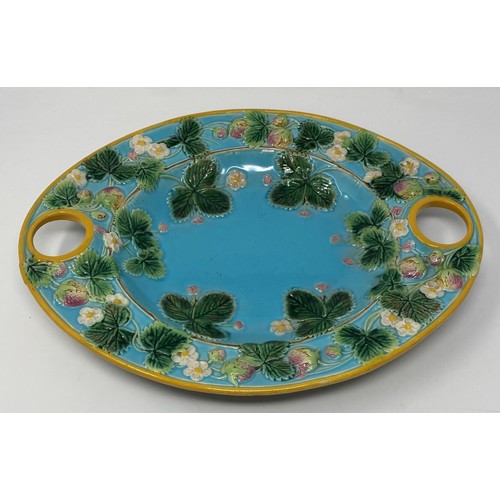 572 - A Victorian majolica oval strawberry dish, probably Minton, 36 cm wide