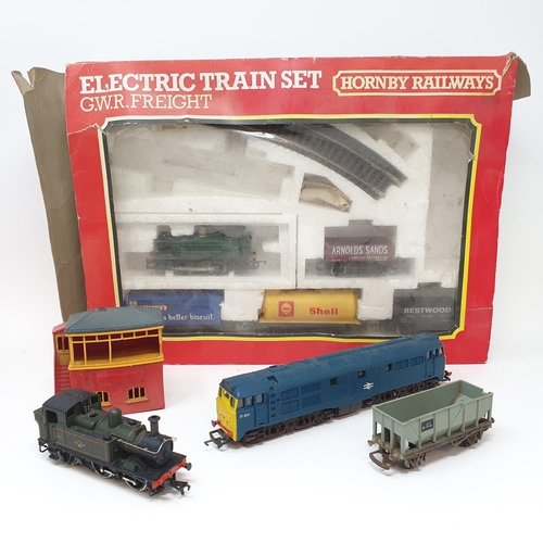 306 - A Hornby OO gauge GWR freight electric train set, various OO gauge carriages locomotives and track (... 