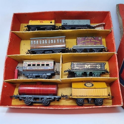 330 - A Hornby O gauge tank goods set, No. 45 (boxed)