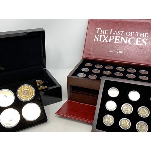 104 - Assorted modern commemorative medallions, mostly boxed (box)