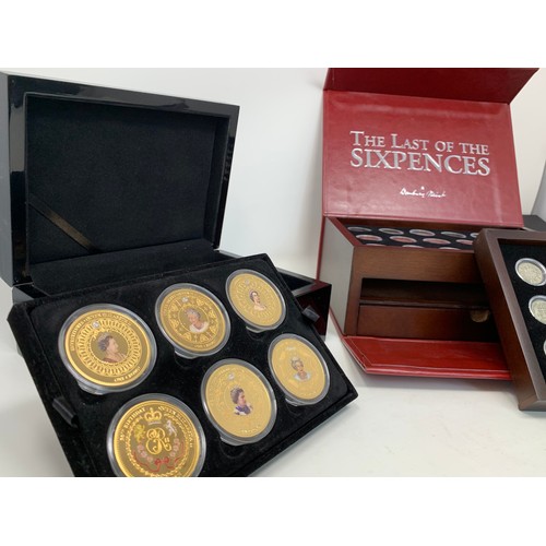 104 - Assorted modern commemorative medallions, mostly boxed (box)