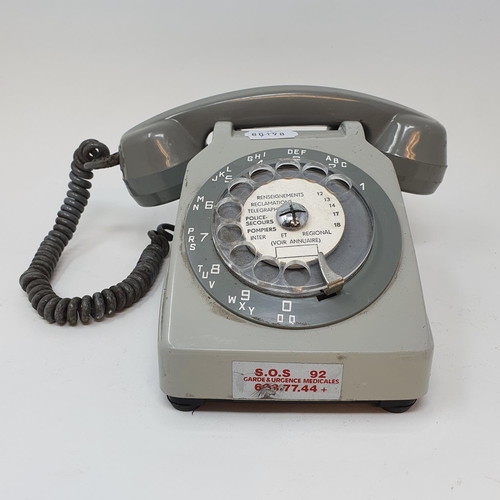 609 - A French grey dial telephone