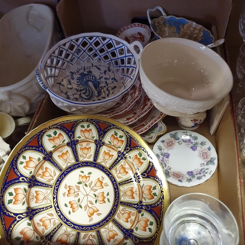 556 - A pair of jugs, decorated phoenix, other ceramics and glass (4 boxes)